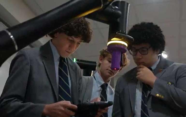 New Cobotics Course for Juniors and Seniors